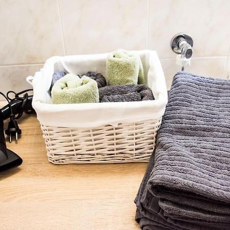 Newly Renovated-City Center Apartment Athén Kültér fotó